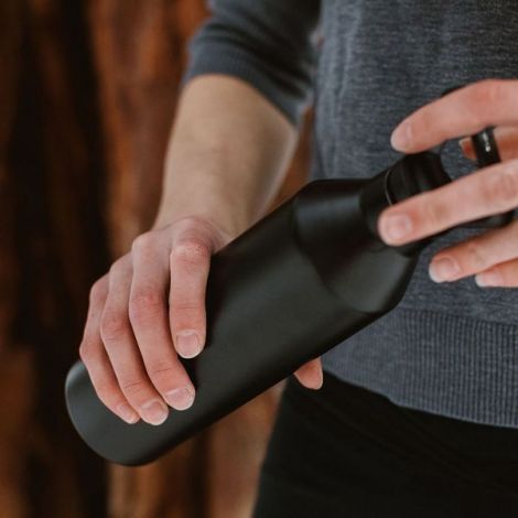 MiiR boca s uskim otvorom 680 ml - crna