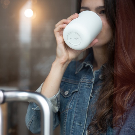 Termo čaša Fellow Carter Everywhere Mug 473ml - bijela